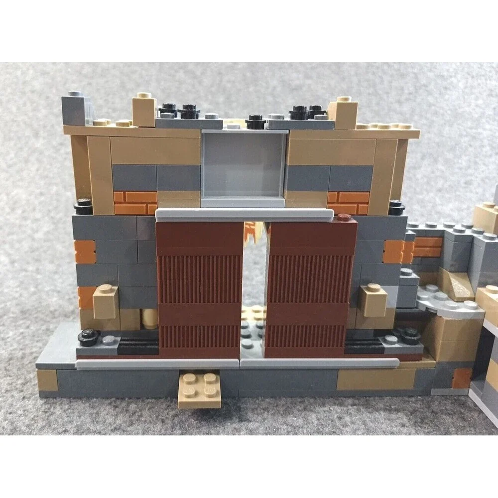 LEGO Star Wars: BattlBe on Takodana (75139) Fully Functional Castle - Incomplete